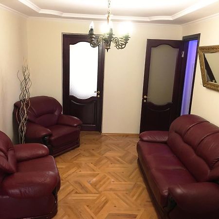 Chekin Imereti Koetaisi Buitenkant foto