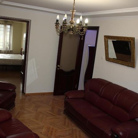 Chekin Imereti Koetaisi Buitenkant foto