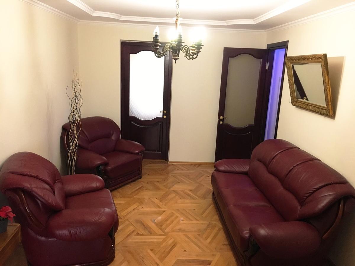 Chekin Imereti Koetaisi Buitenkant foto