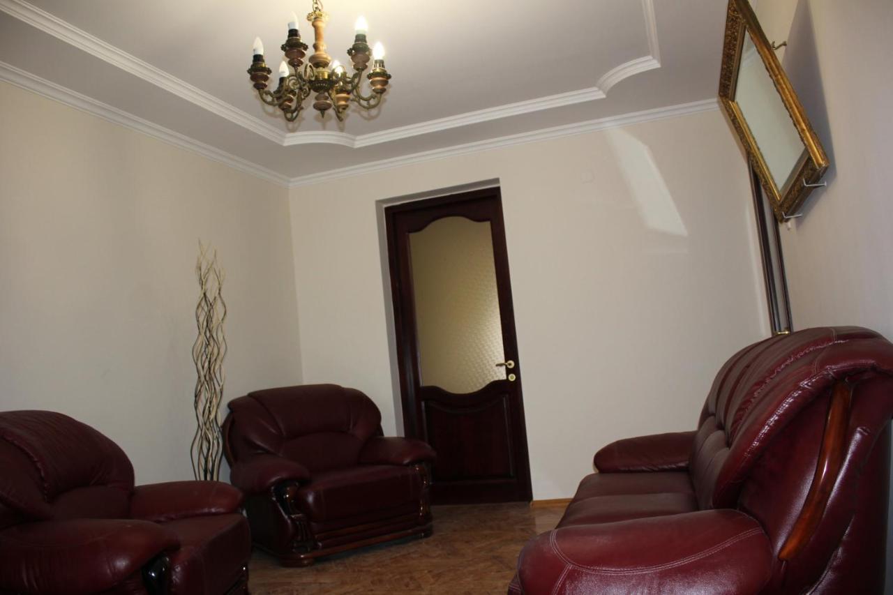 Chekin Imereti Koetaisi Buitenkant foto